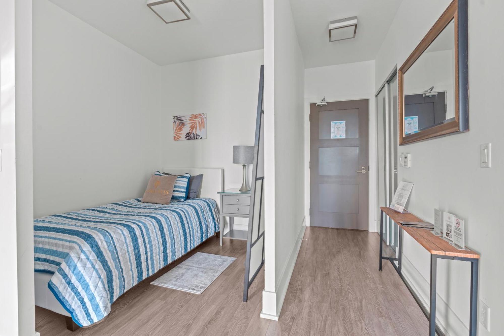Globalstay Modern Downtown Apartment Торонто Экстерьер фото